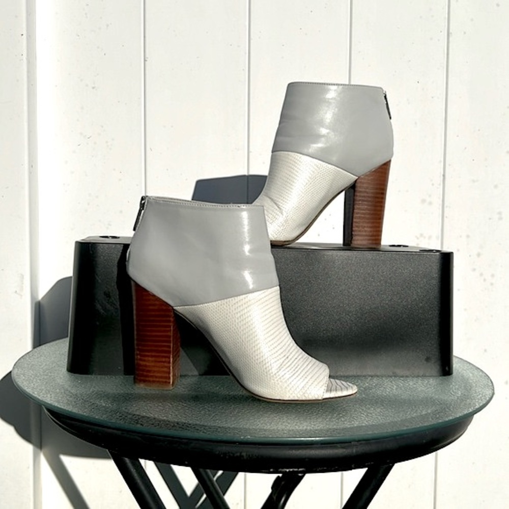SAM EDELMAN ‘North’ White Grey Peep-Toe Booties - Women’s 7.5